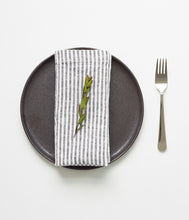 Load image into Gallery viewer, Printed Linen Napkins Set of 4