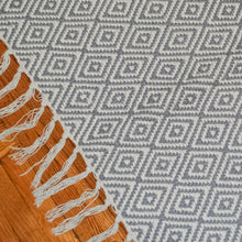 Load image into Gallery viewer, gray meraki home accents handmade rug with geometric design