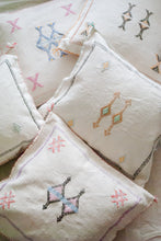 Load image into Gallery viewer, Moroccan Cactus Silk Pillow 18"x18" - Off White